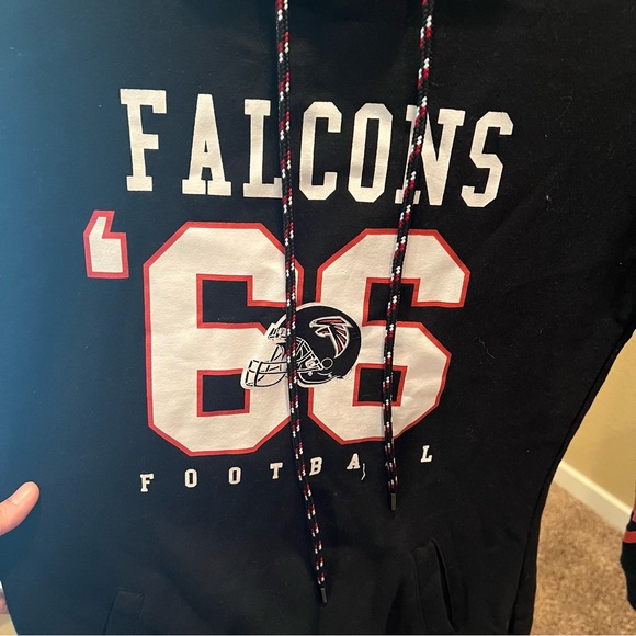 Atlanta Falcons Tunic Hooded Sweatshirt - Picture 3 of 6